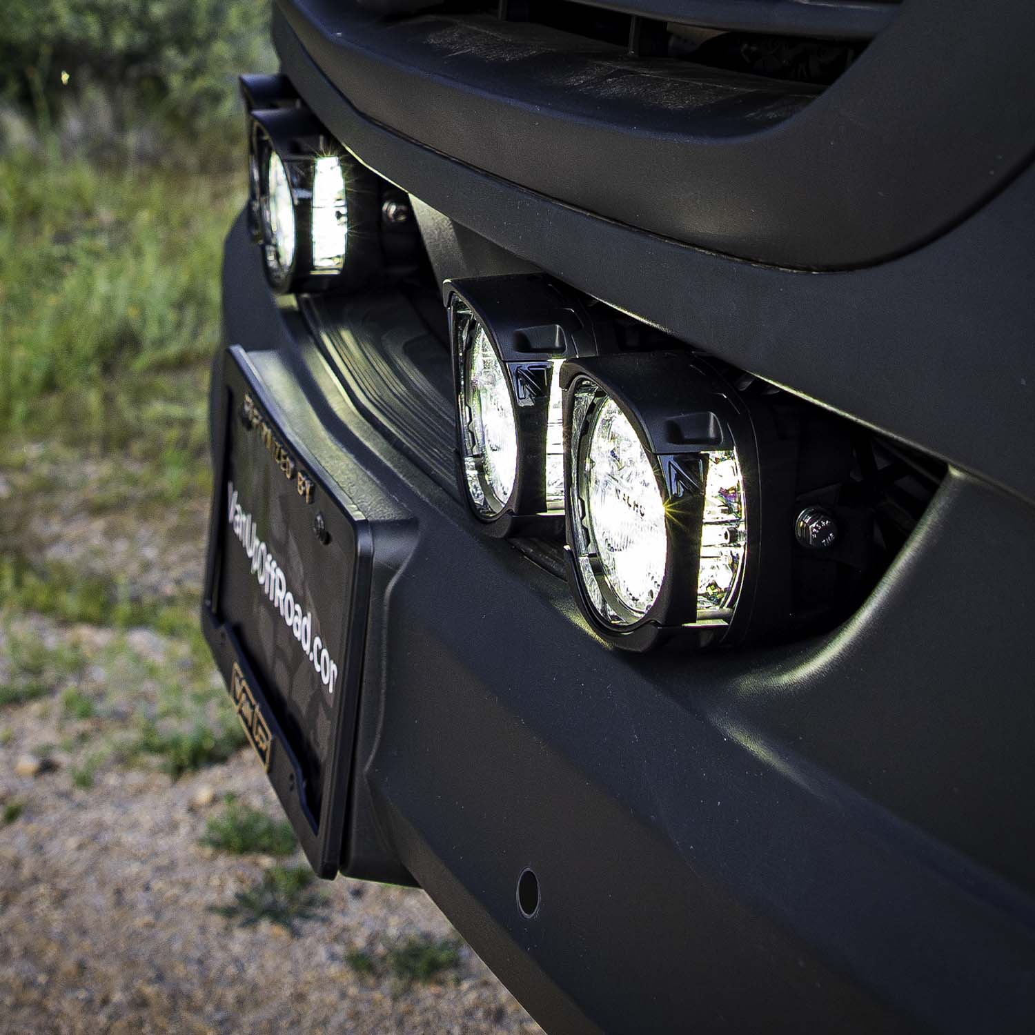 Nacho Offroad Front Bumper Light Kit with Interchangeable Lens VanUp