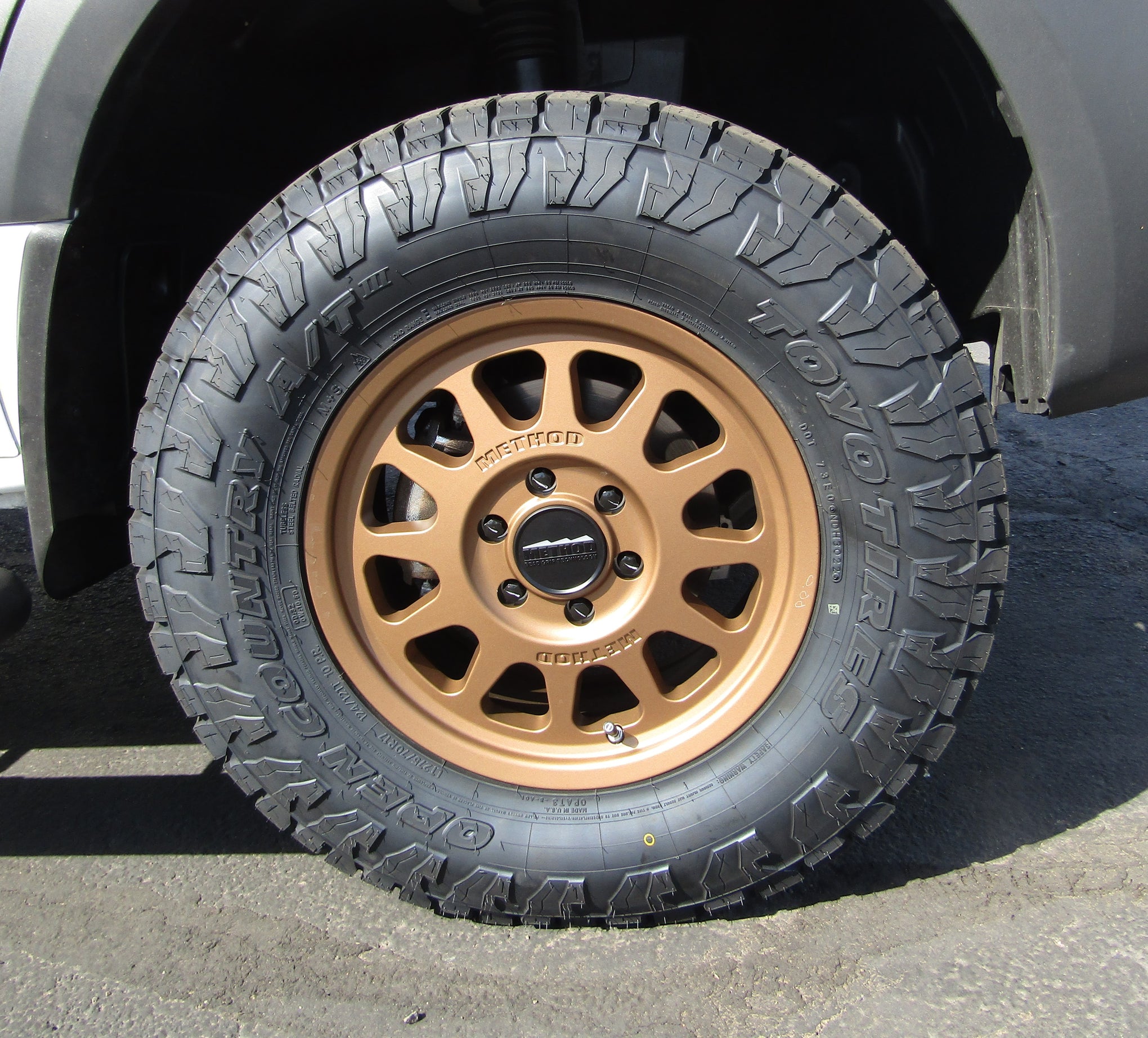 Toyo Open Country All Terrain Tire AT III 275 / 70R17